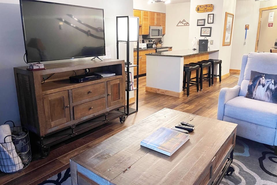 Modern mountain charm meets cozy cabin style.