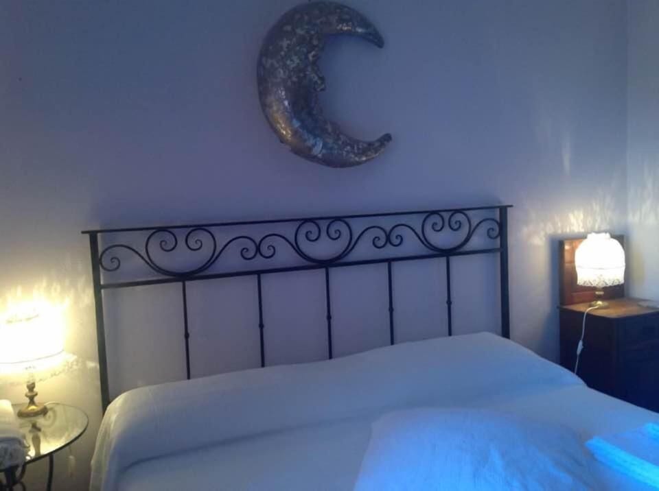1 bedroom, blackout drapes, iron/ironing board, free rollaway beds