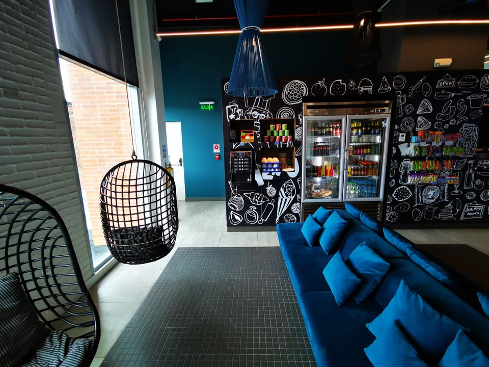 Lobby lounge