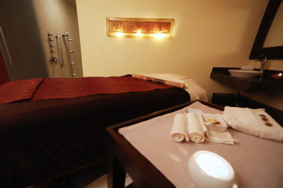 Sauna, hot tub, steam room, Turkish bath, body treatments, body wraps