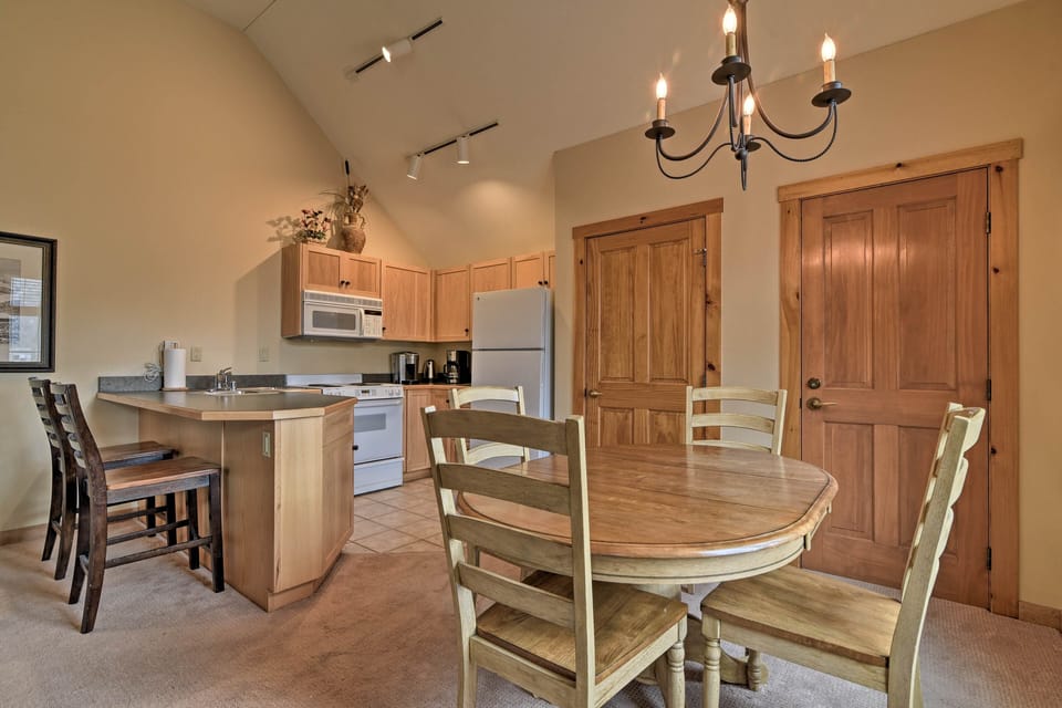 Fully Equipped Kitchen | Dining Area
