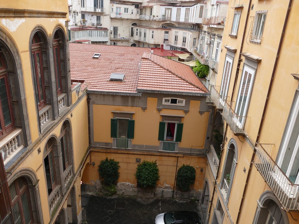 Economy Room | Courtyard view