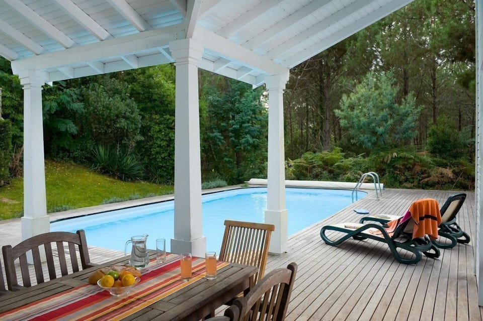 Welcome to your gorgeous villa by the golf course!
