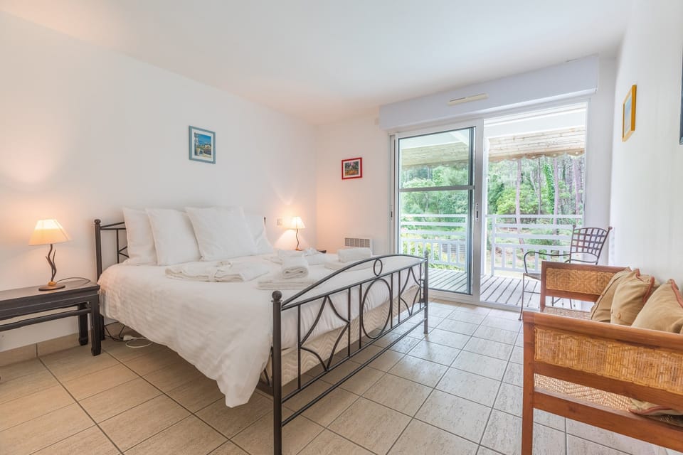 Get a peaceful night sleep in our cozy bedrooms with either a Double bed or 2 Single beds - let us know what you prefer!
