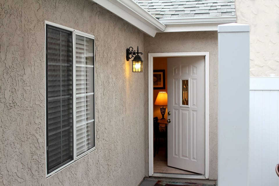 Carlsbad Beach Cottage entrance