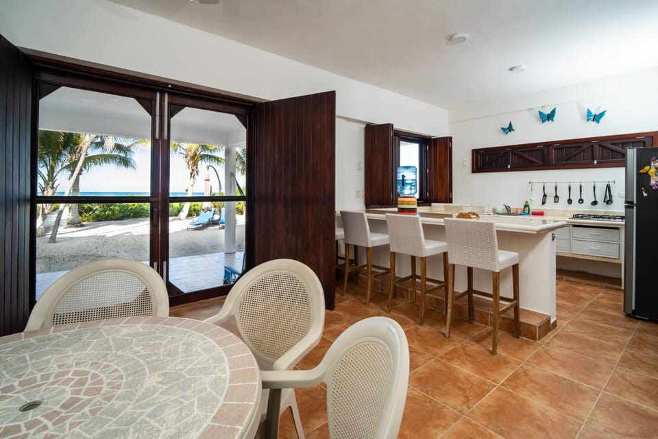 Dining & Kitchen