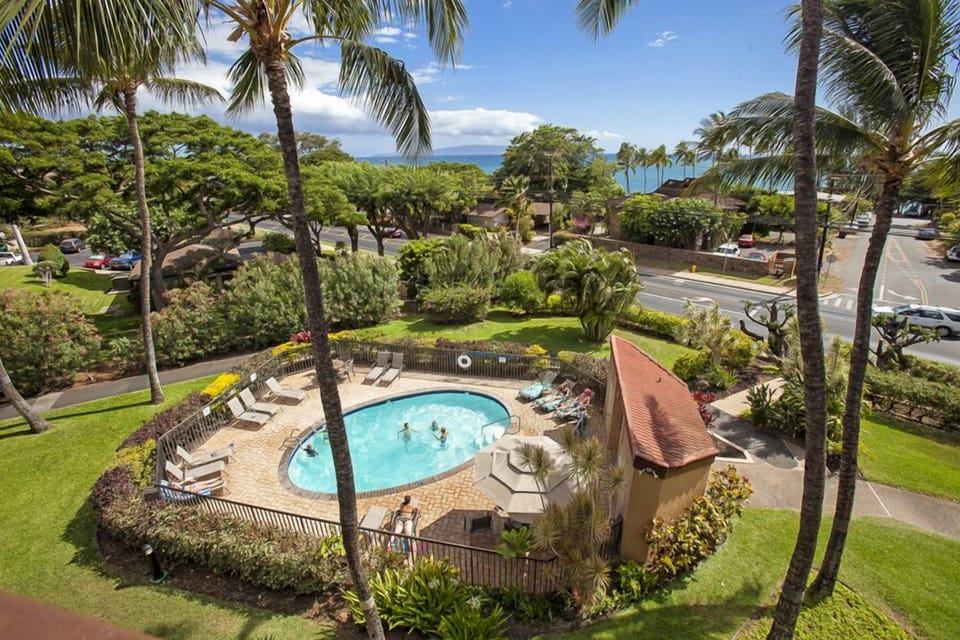 One of Three pools at Maui Vista