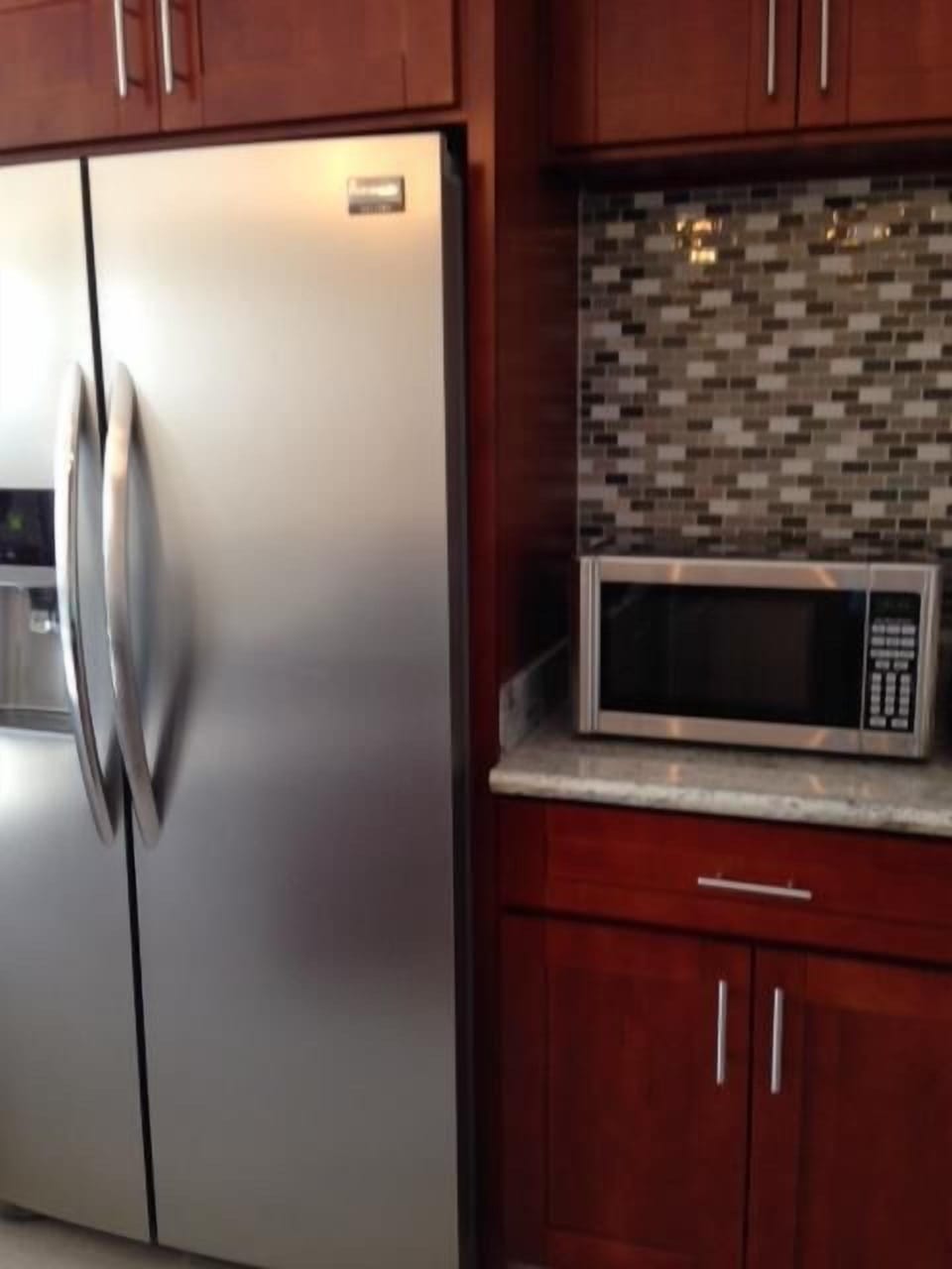 Full size refrigerator/ microwave