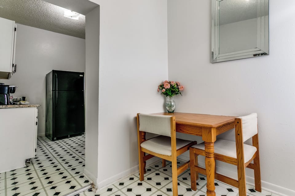 kitchenette 