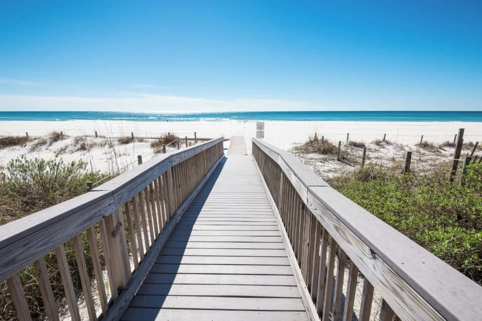 Beach access walkway
