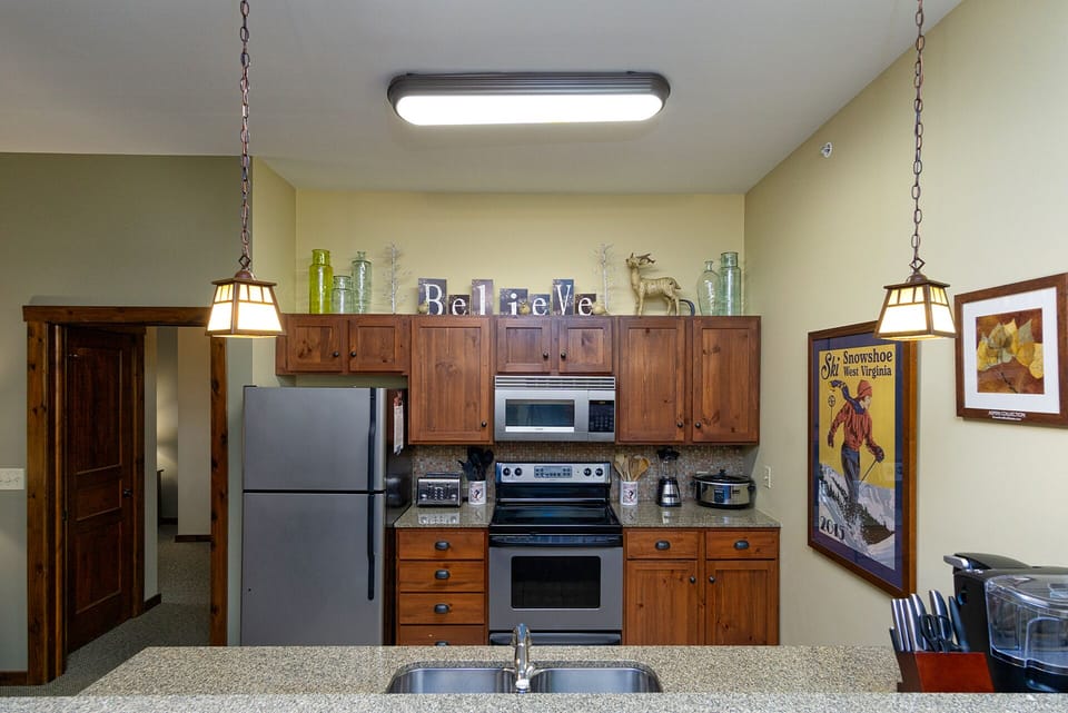 Full kitchen