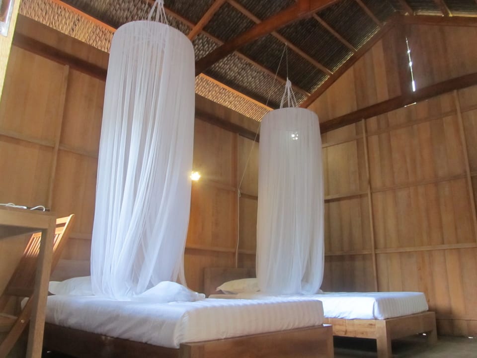 Double or Twin Bungalow | Desk, free WiFi, bed sheets