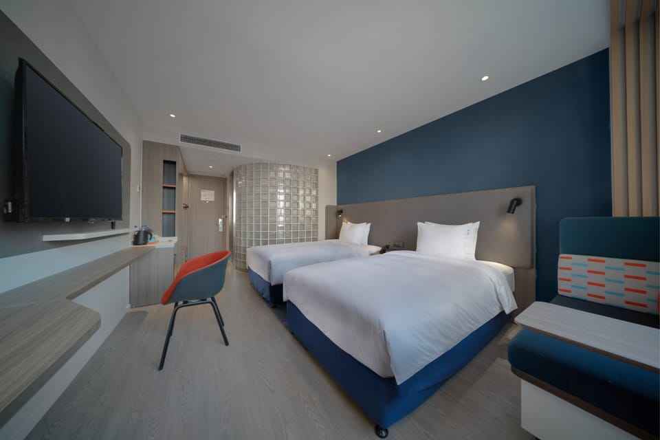 Standard Room, 2 Twin Beds (Air Purifier) | In-room safe, desk, laptop workspace, free cribs/infant beds
