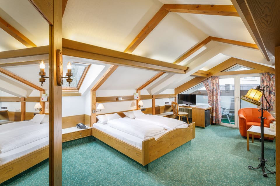 Comfort Double Room 34 sqm | Premium bedding, minibar, in-room safe, desk