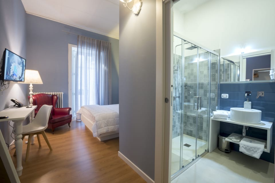 Superior Room, 1 Bedroom | Premium bedding, down comforters, pillowtop beds, minibar