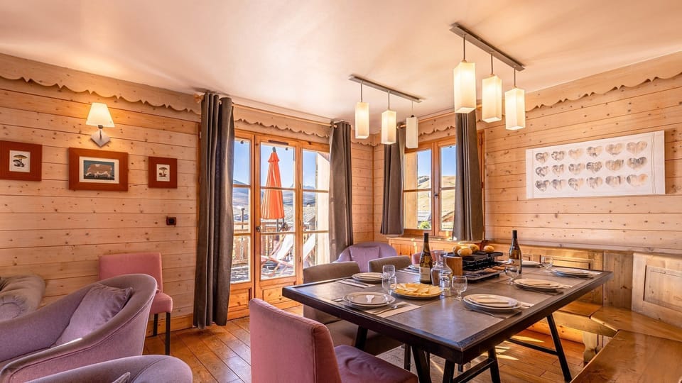 Tuck into a great meal in your dining area.