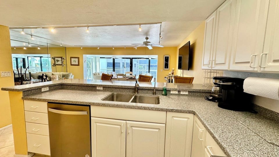 Fully-equipped kitchen