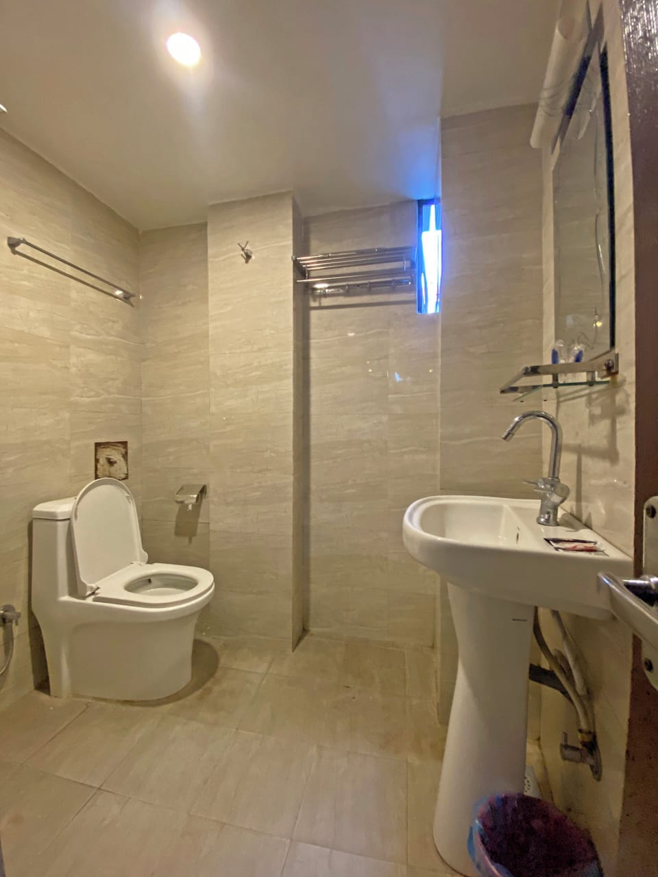 Deluxe Quadruple Room, City View | Bathroom | Shower, free toiletries, towels, soap