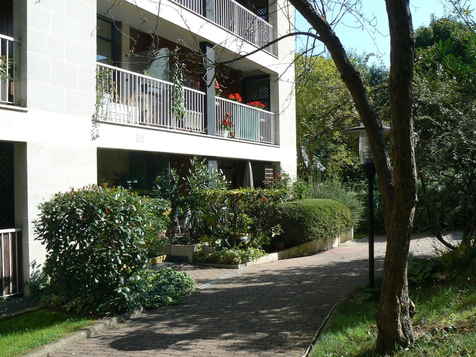 Building's entrance