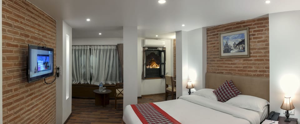 Deluxe Double Room, 1 Bedroom, Non Smoking | Desk, free WiFi