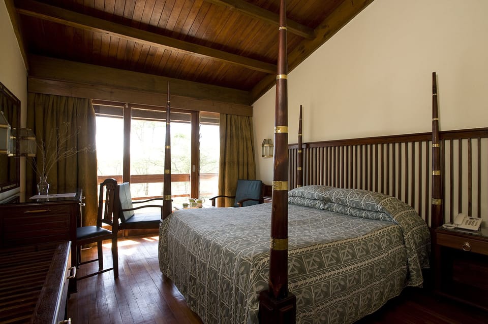 Double Room | In-room safe, desk, bed sheets