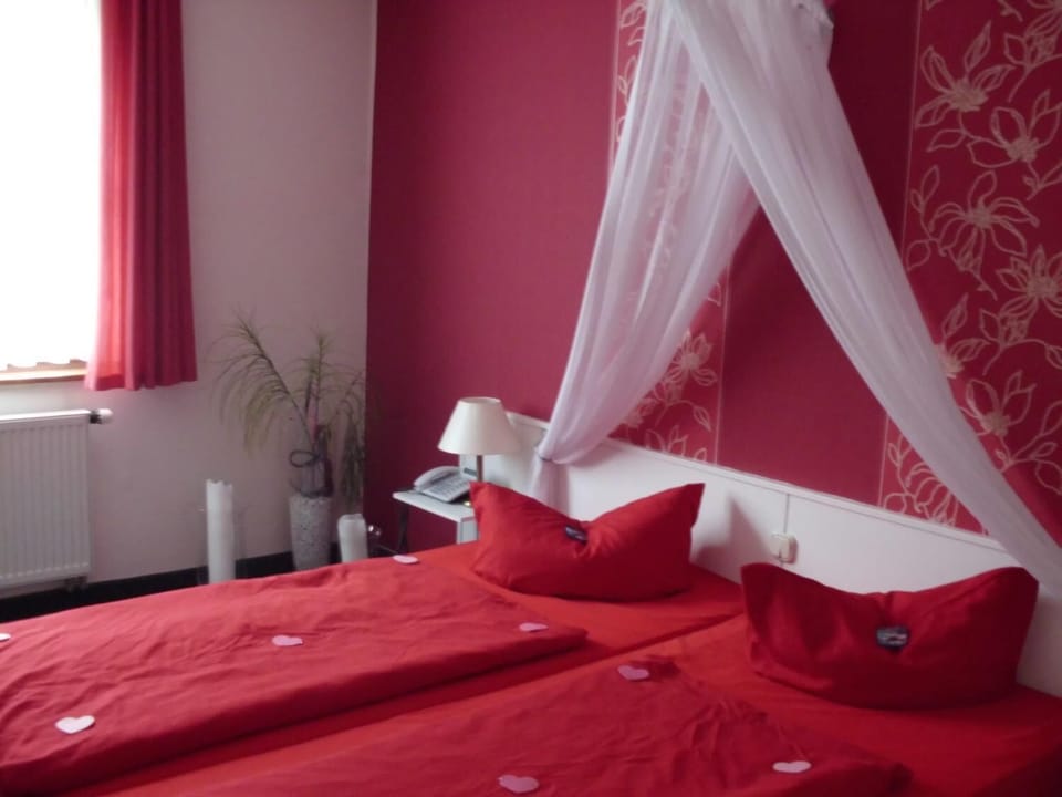 Desk, rollaway beds, free WiFi, bed sheets