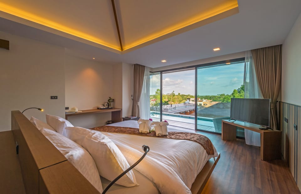 Mountain Pool Villa with Bathtub | Minibar, in-room safe, blackout drapes, soundproofing
