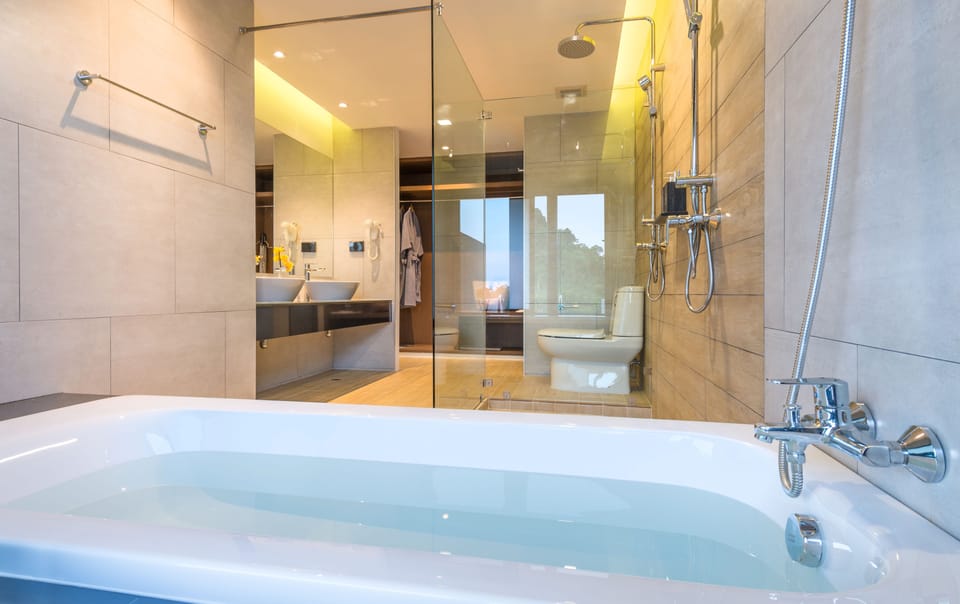 Mountain Pool Villa with Bathtub | Minibar, in-room safe, blackout drapes, soundproofing