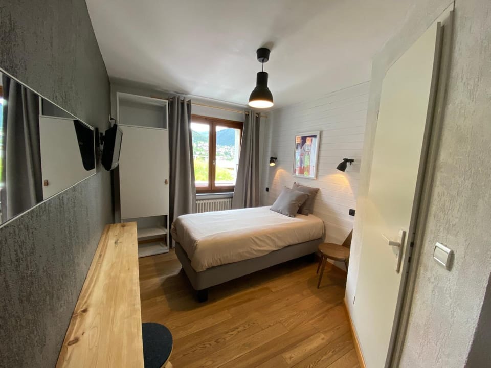 Desk, iron/ironing board (on request), WiFi (free), bed sheets