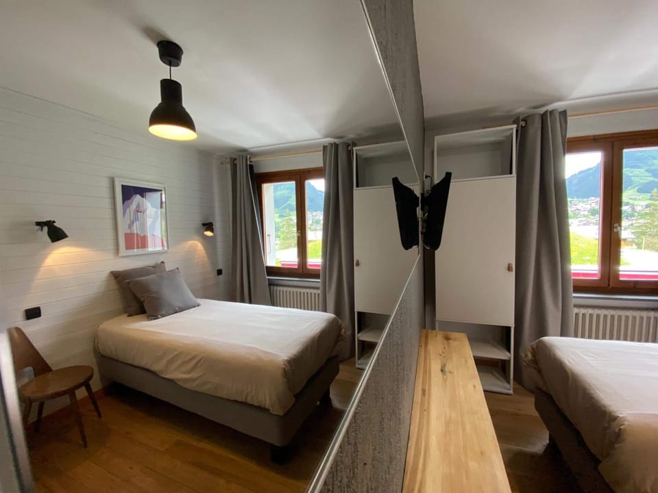 Desk, iron/ironing board (on request), WiFi (free), bed sheets