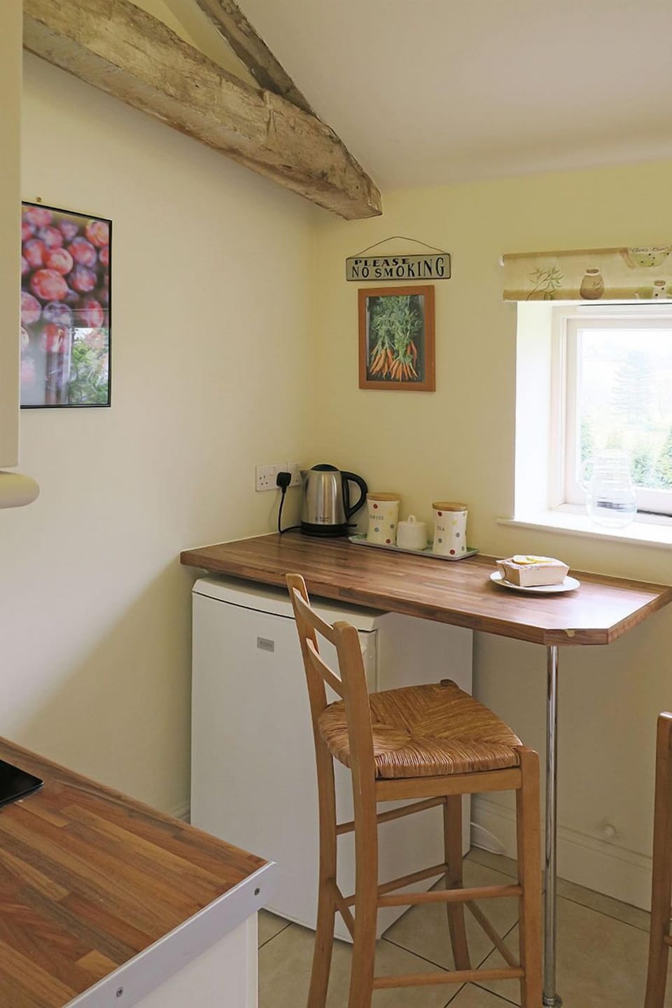 Cottage | Private kitchen | Full-size fridge, microwave, oven, dishwasher