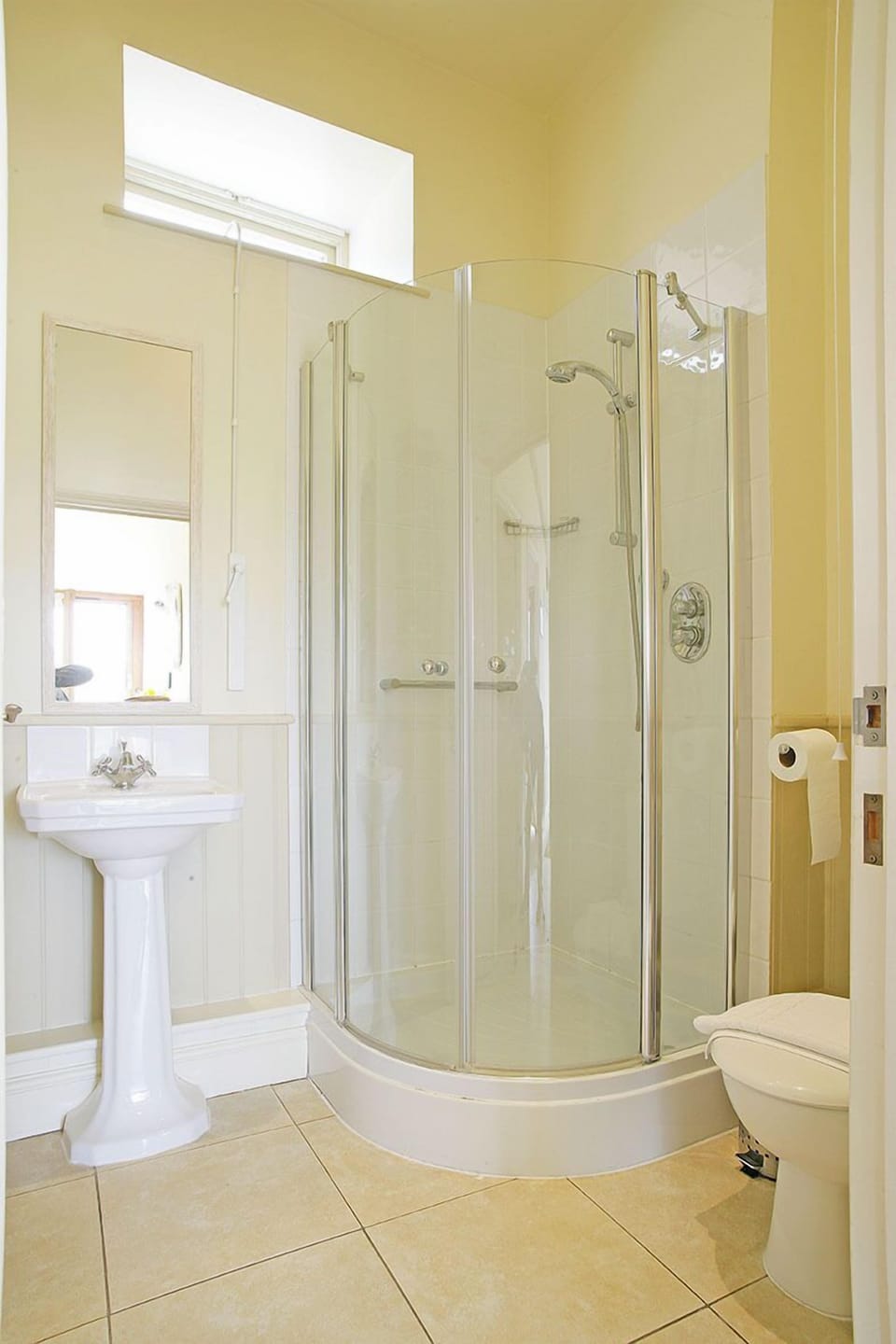 Cottage | Bathroom | Free toiletries, hair dryer, towels, shampoo