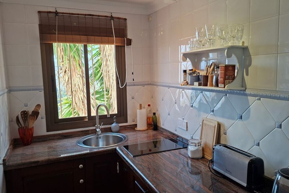 Comfort Apartment, Pool View (Dama de Noche) | Private kitchen