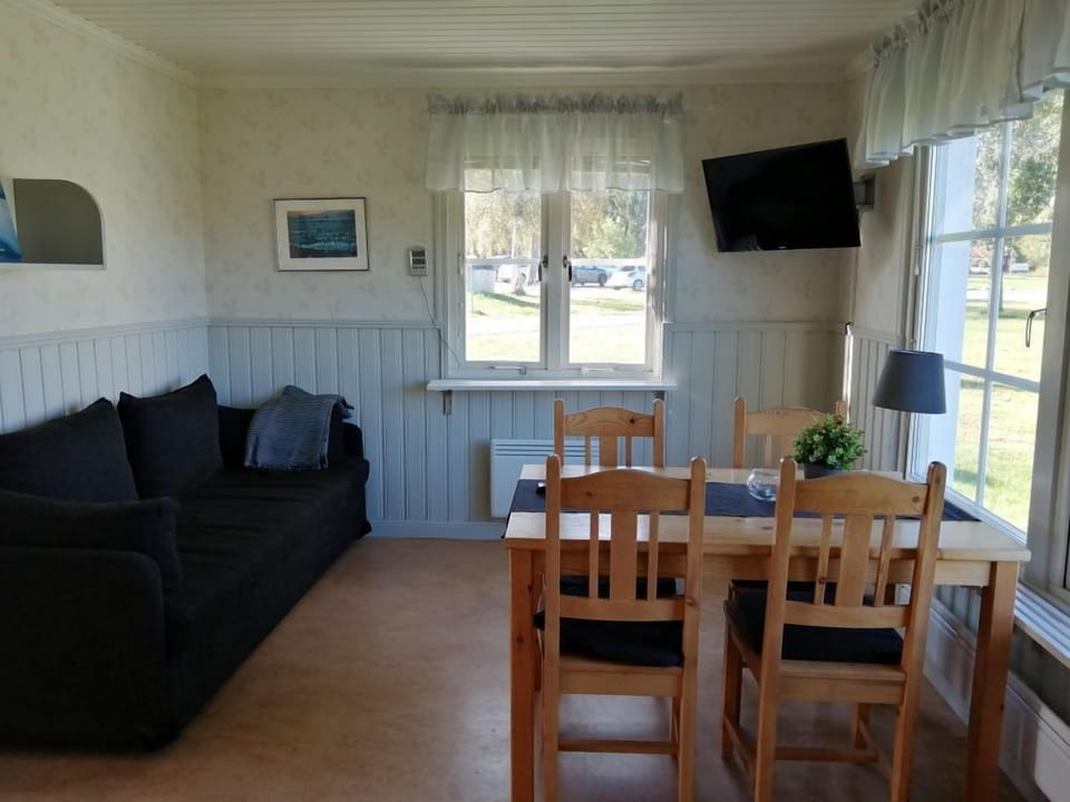 Apartment, Multiple Beds, Accessible, Non Smoking | Living area | Smart TV
