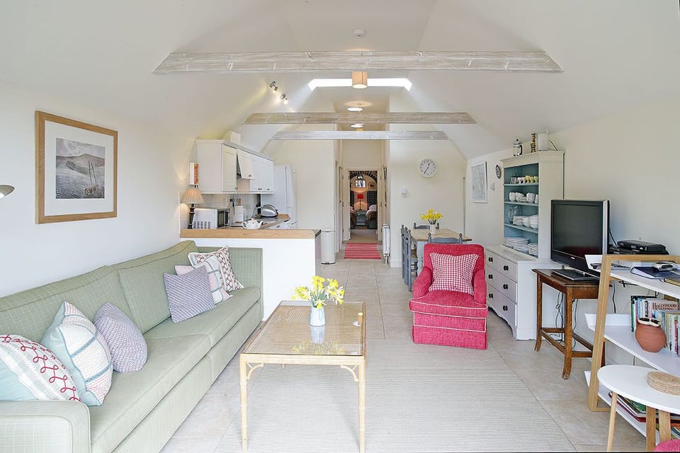 Cottage | Living area | Flat-screen TV