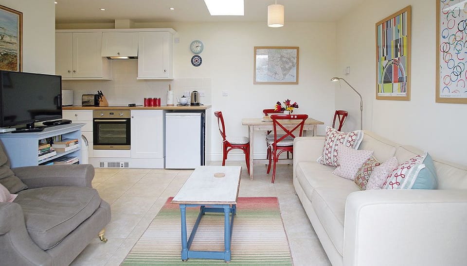 Cottage | Living area | Flat-screen TV