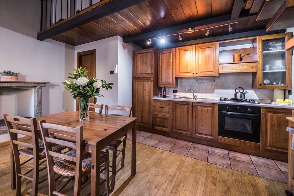 Apartment, 1 Bedroom | Private kitchen | Full-size fridge, microwave, oven, stovetop