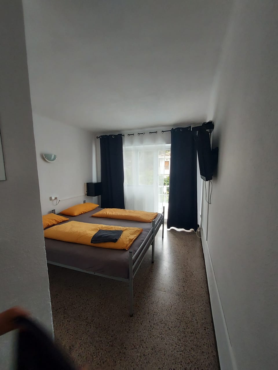 Basic Double or Twin Room, 2 Twin Beds, Pool View | Rollaway beds, bed sheets