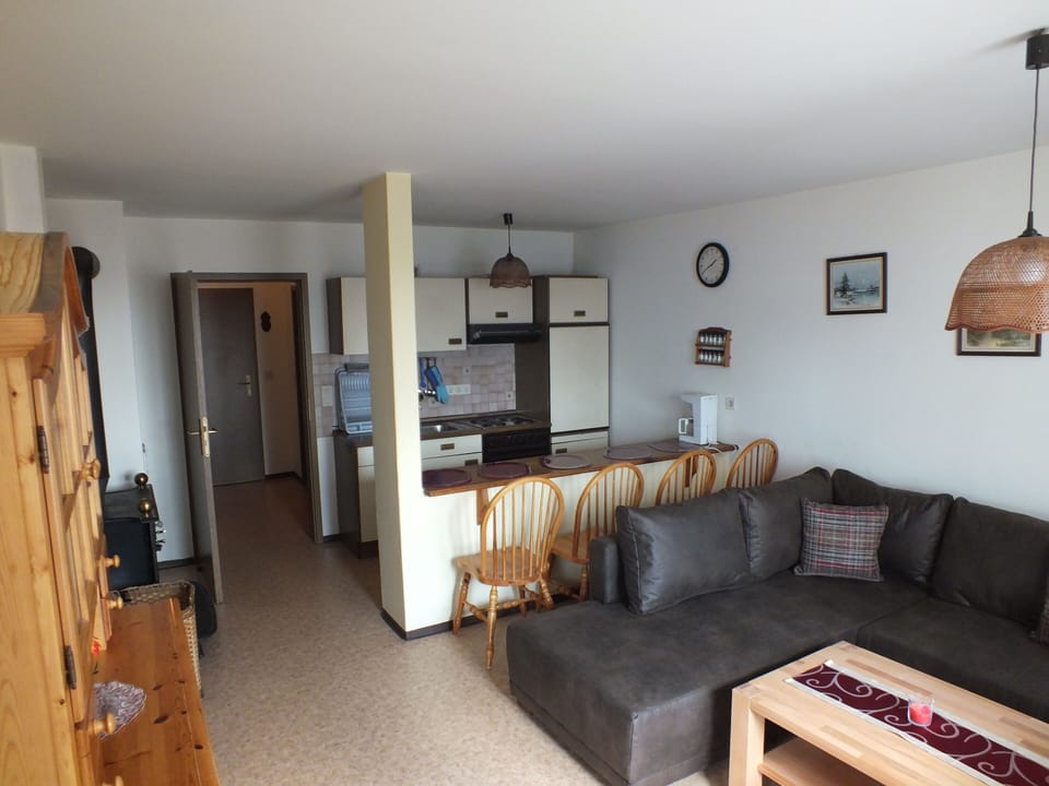 Condo, 2 Bedrooms | Private kitchen