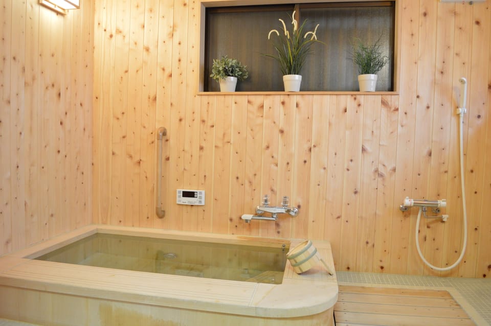 Standard Japanese Style Room for 2 guests, Shared Bathroom, Non Smoking | Bathroom | Free toiletries, hair dryer, towels