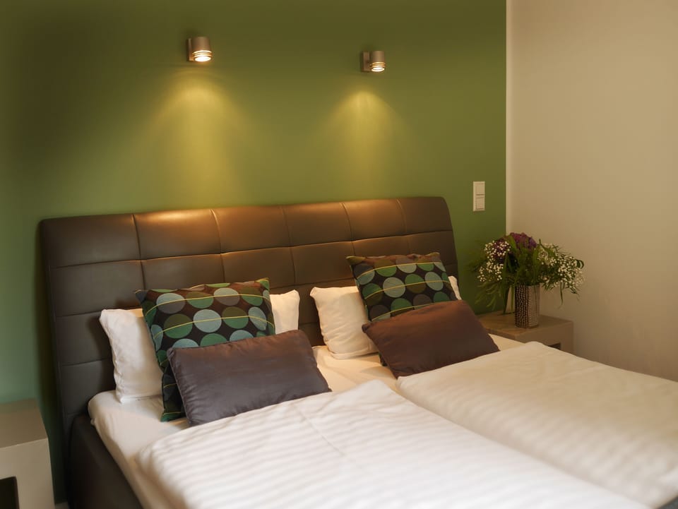 Standard Double Room, Ensuite, Garden View