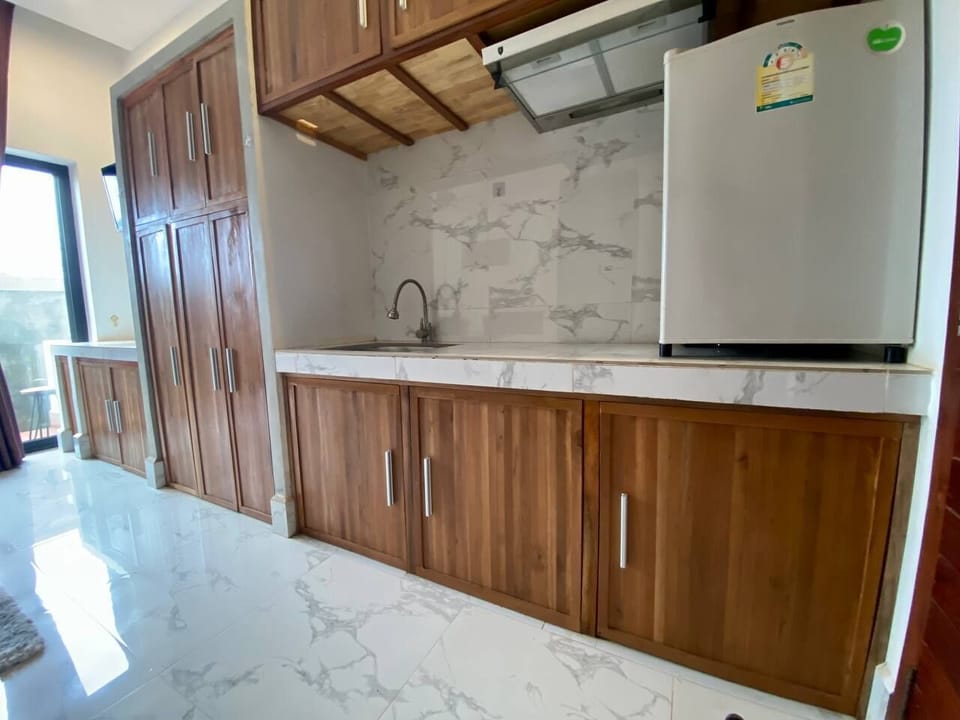 Memory foam beds, minibar, desk, laptop workspace