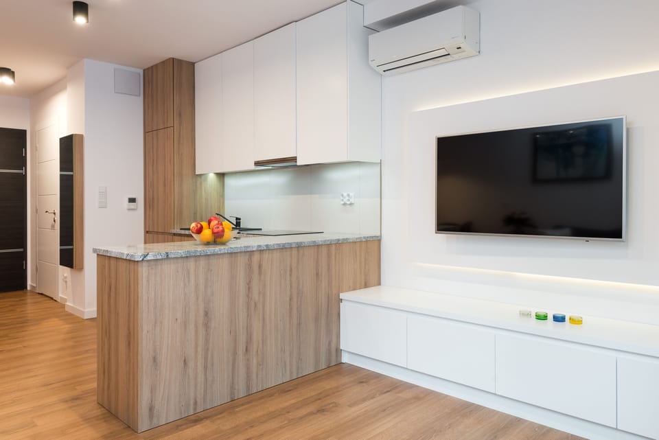 and fast Internet, 50 inch Smart TV &  Airconditioning