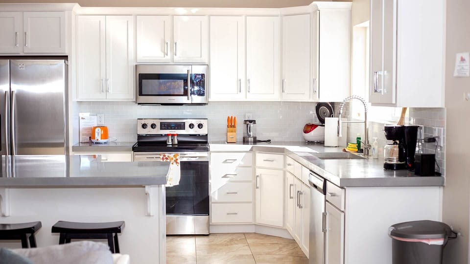 Sunshiny, lots of counter space, modern appliances, what more could you ask for?
