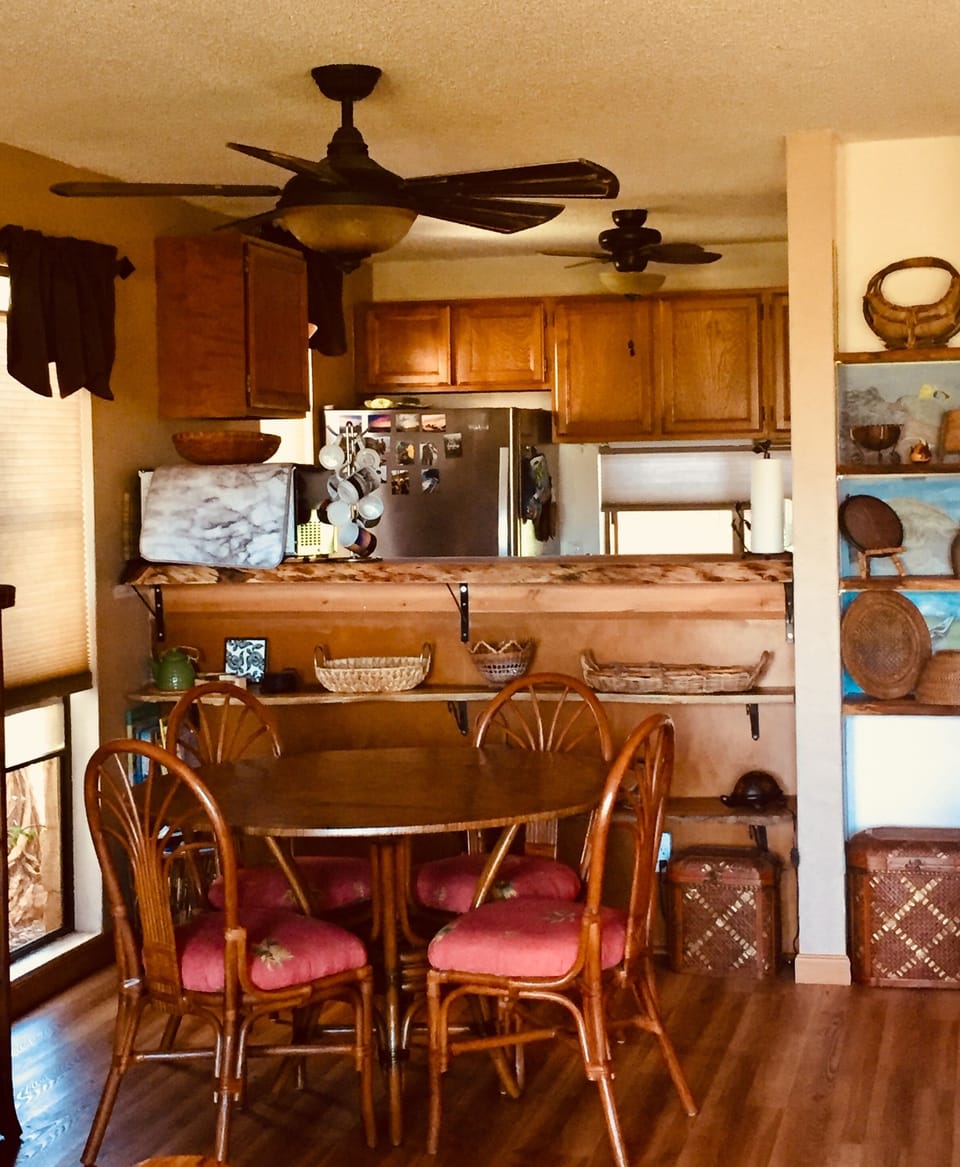 Dining Room Seats 5