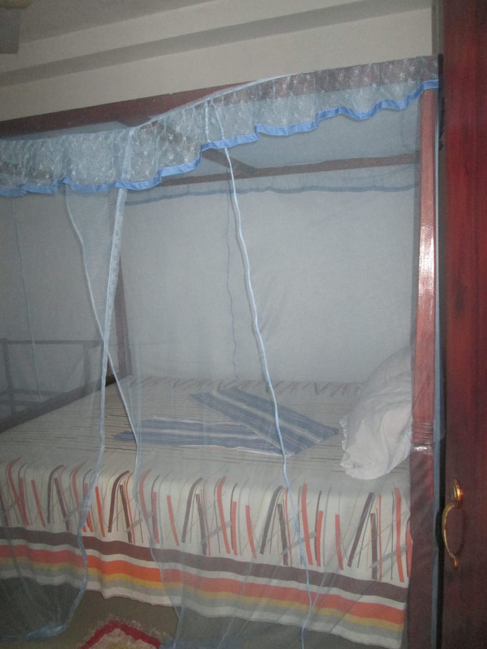 Standard Single Room, 1 Queen Bed, Non Smoking | In-room safe, soundproofing, iron/ironing board, free WiFi