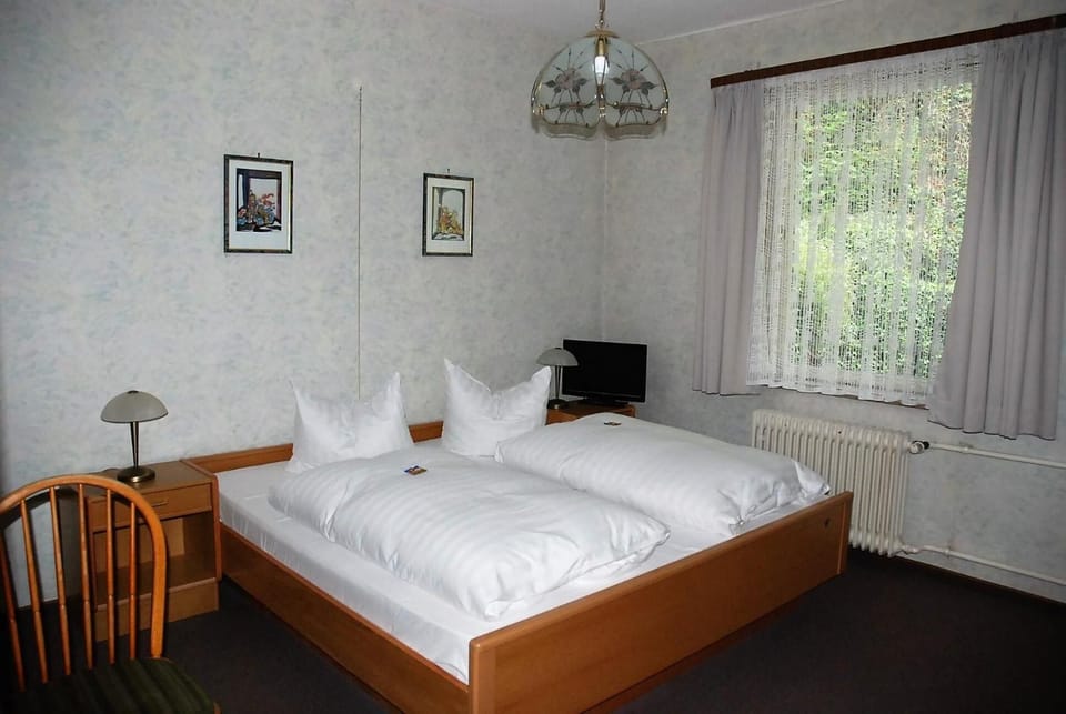 Soundproofing, free WiFi, bed sheets
