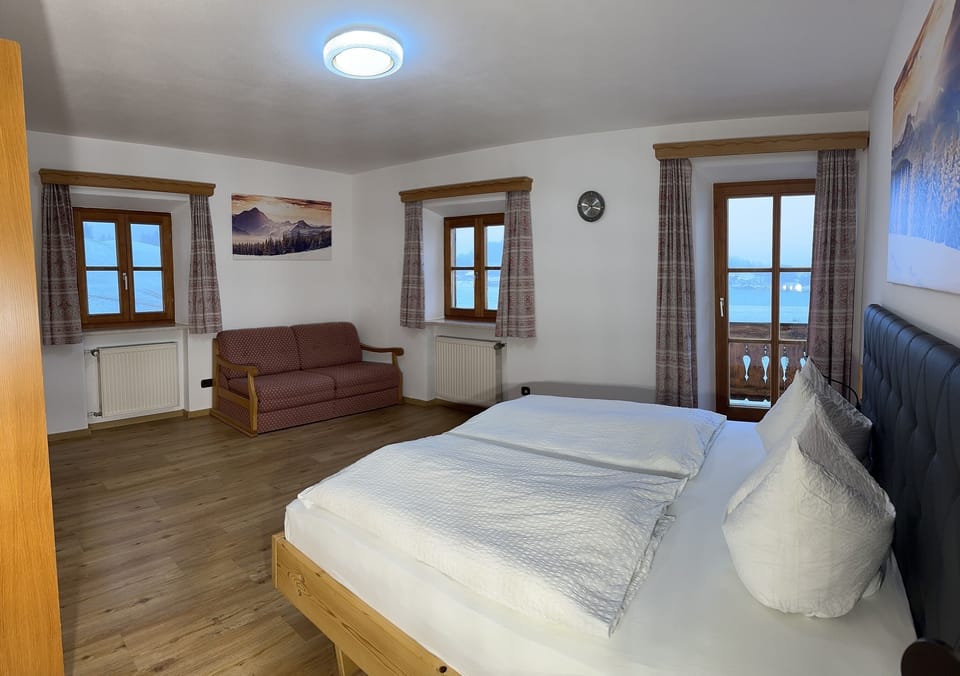 Panoramic Condo, 1 Bedroom, Balcony, Mountain View | In-room safe, iron/ironing board (on request), WiFi (free), bed sheets