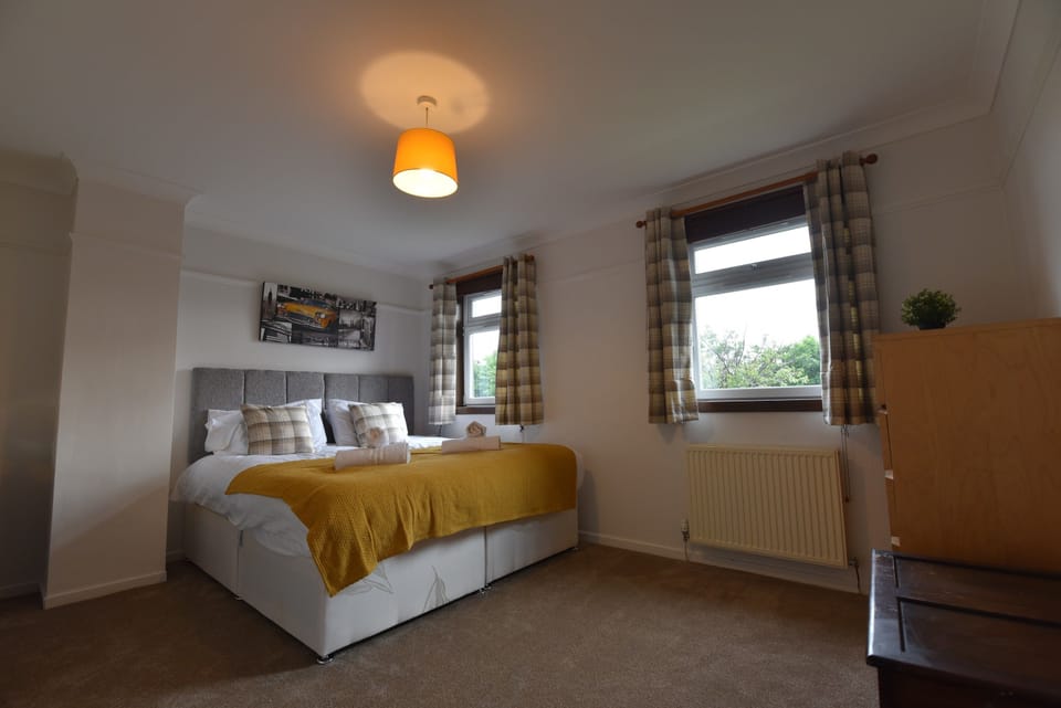 First Lasswade Road House Villa in Edinburgh
