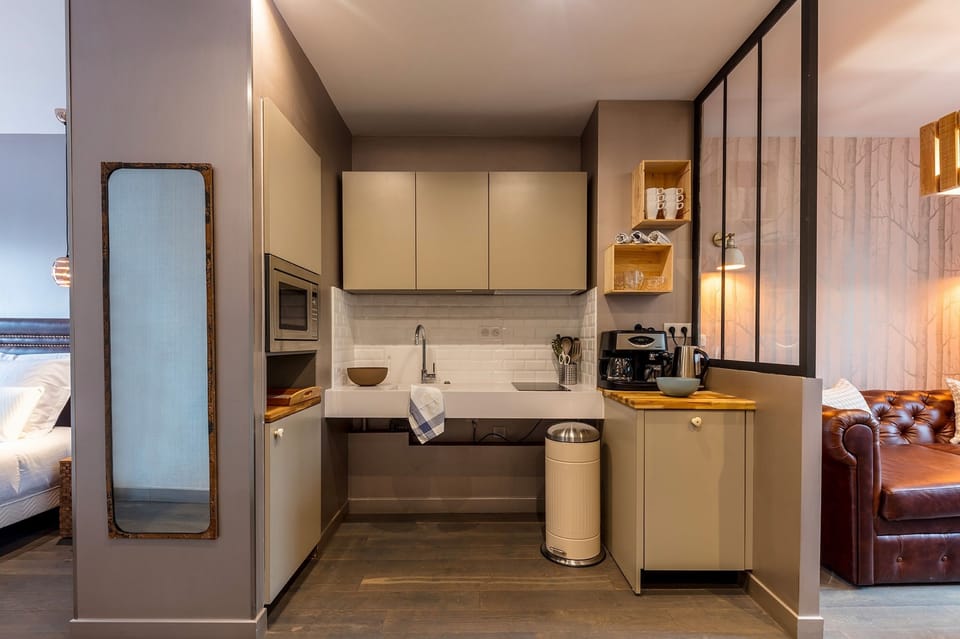 Superior Suite | In-room dining